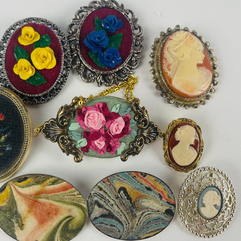Vintage Oval Brooch Lot of 9- Cameo, Floral and Marbled Designs - Picture 4 of 5